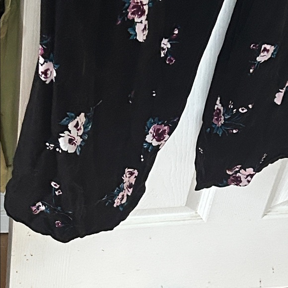 Torrid Black Floral Ruffle Romper - Picture 4 of 5